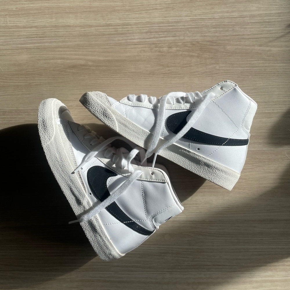 NIKE Blazer Mid ‘77